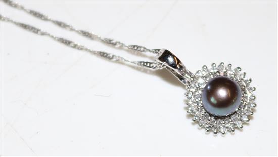 9ct white gold and cultured pearl pendant necklace